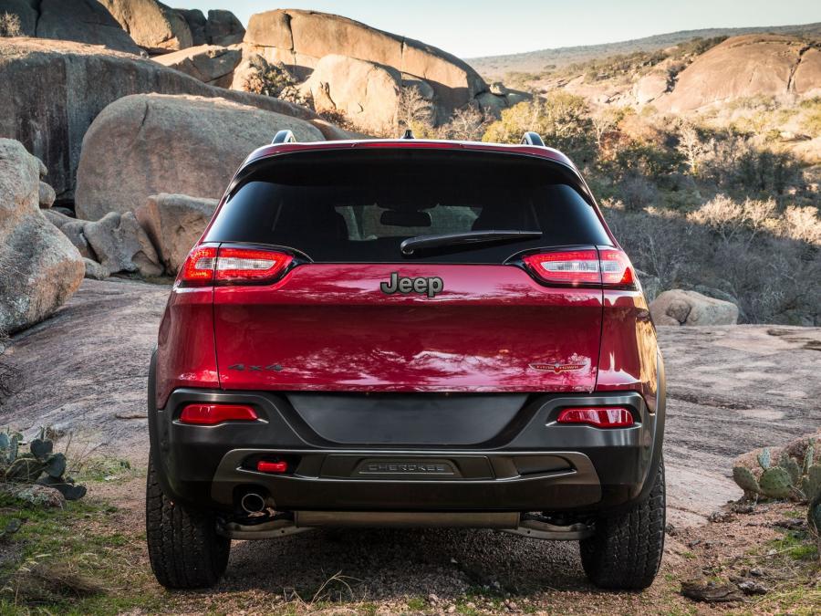  Jeep Cherokee Trailhawk 2013 года  (фото 23 из 31)